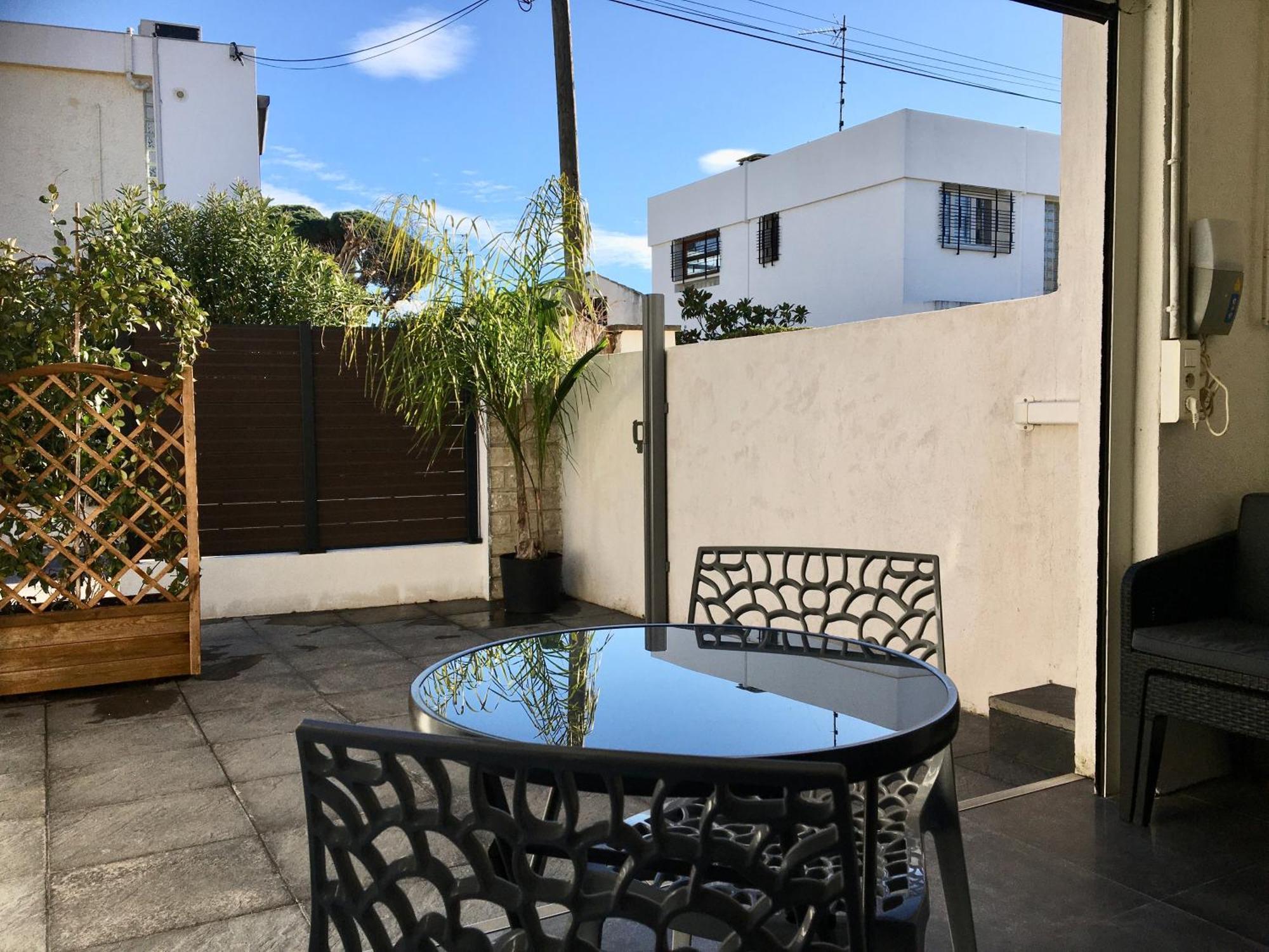 Plage A 400 M Studio Tout Confort Terrasse Clim Parking イエール エクステリア 写真