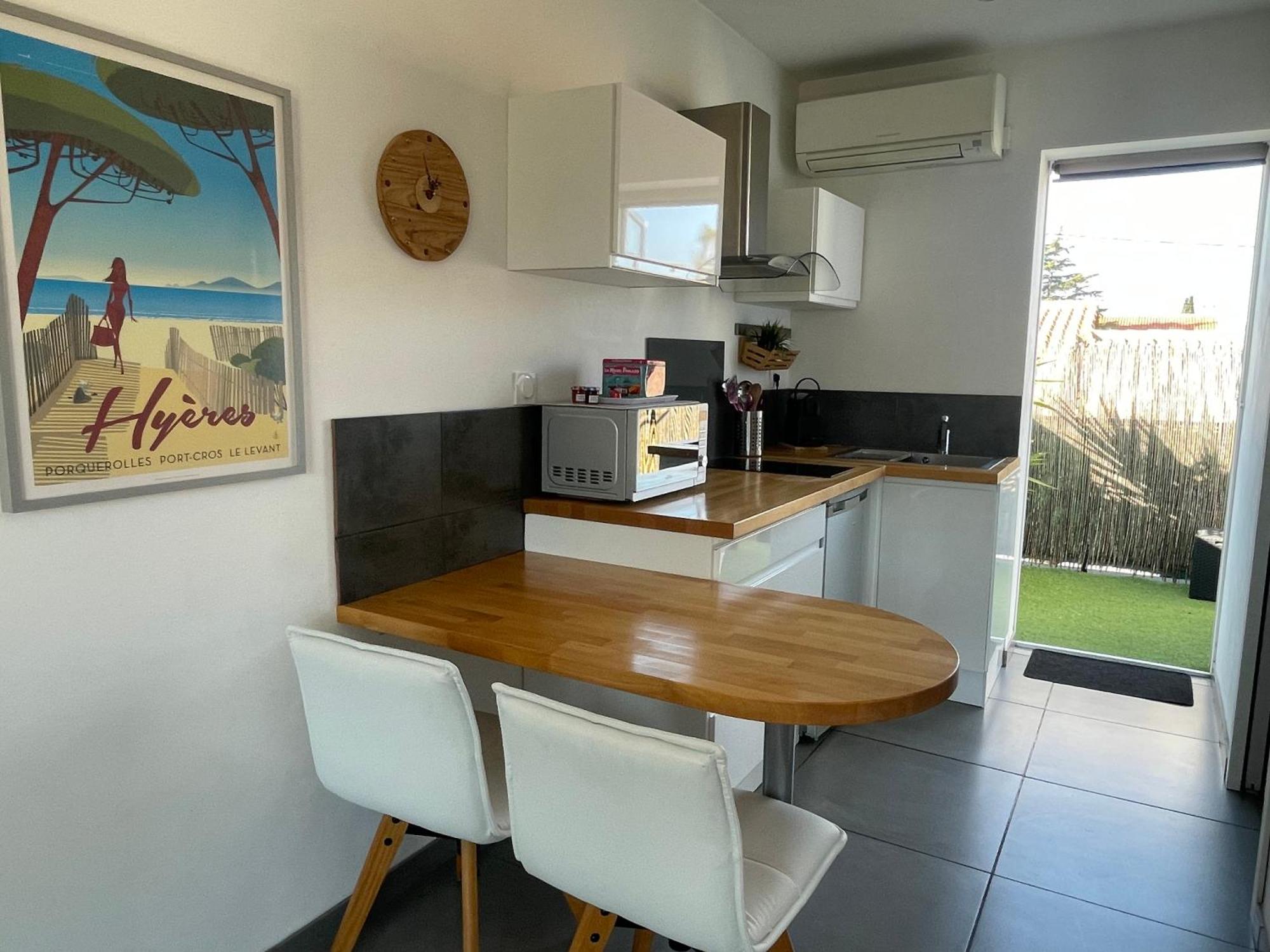 Plage A 400 M Studio Tout Confort Terrasse Clim Parking イエール エクステリア 写真